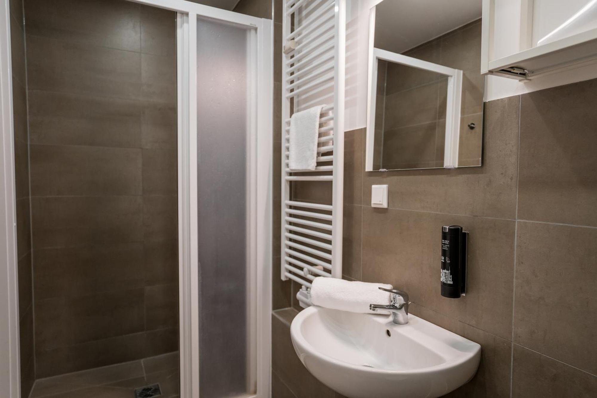 Fantastic 2 Bedroom Apartment Berlin Bagian luar foto