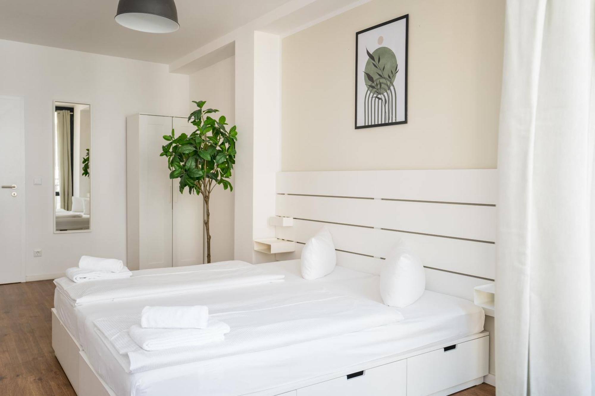 Fantastic 2 Bedroom Apartment Berlin Bagian luar foto